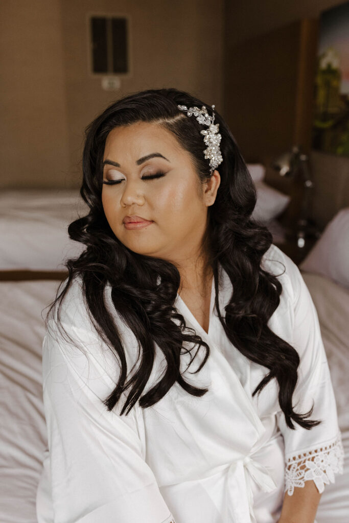 dark winter bridal makeup for a winter wedding at the whitney peak hotel